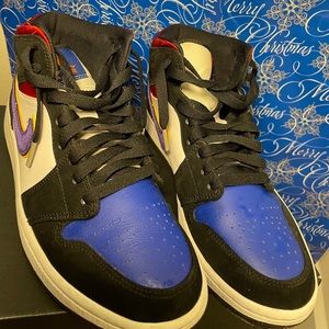 stylish sneakers matches with everything